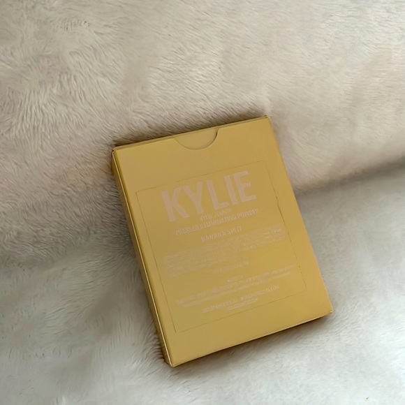 BNIB 💯% Authentic Kylie By Kylie Jenner Pressed Illuminating Powder - Picture 2 of 7